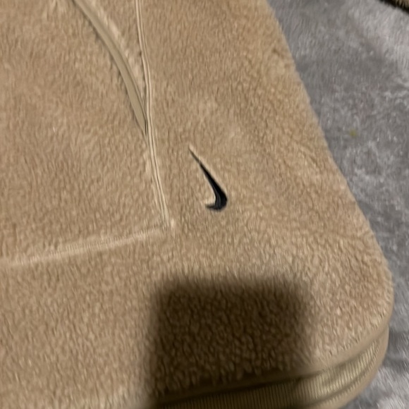 Nike - Picture 2 of 3